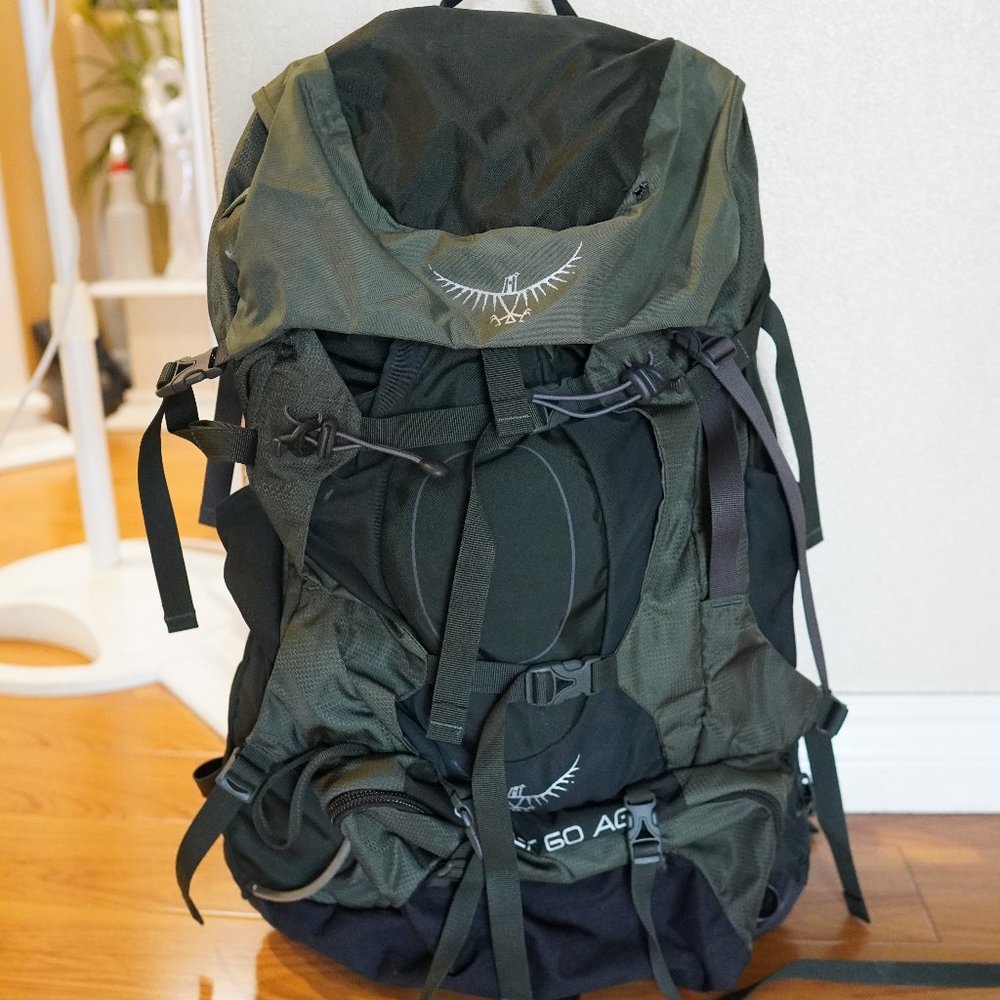Osprey Hiking Backpack - Green